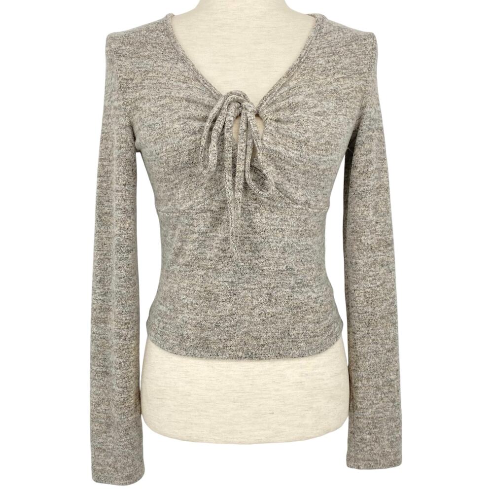 DAZY Tie Front Long Sleeve Knit V Neck Top Size Medium Short Length Heather Gray